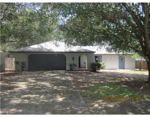 803 Rollingwood Ln., Valrico, FL 33594