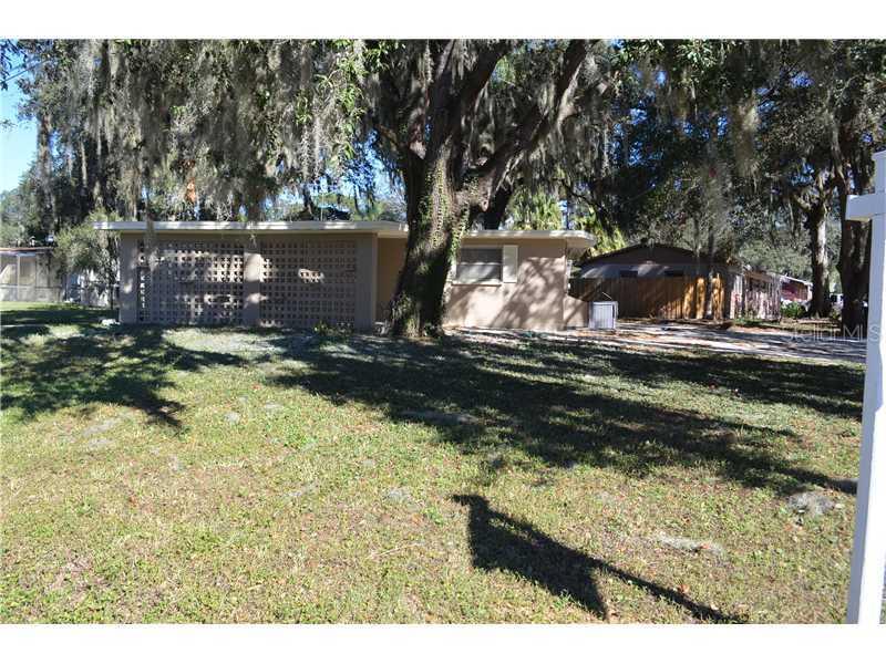 320 Kenmore Rd., Brandon, FL 33511