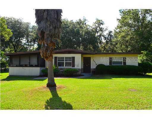 2015 Pleasant Acre Dr., Plant City, FL 33566