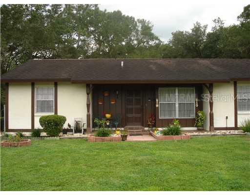 18026 Livingston Ave., Lutz, FL 33559