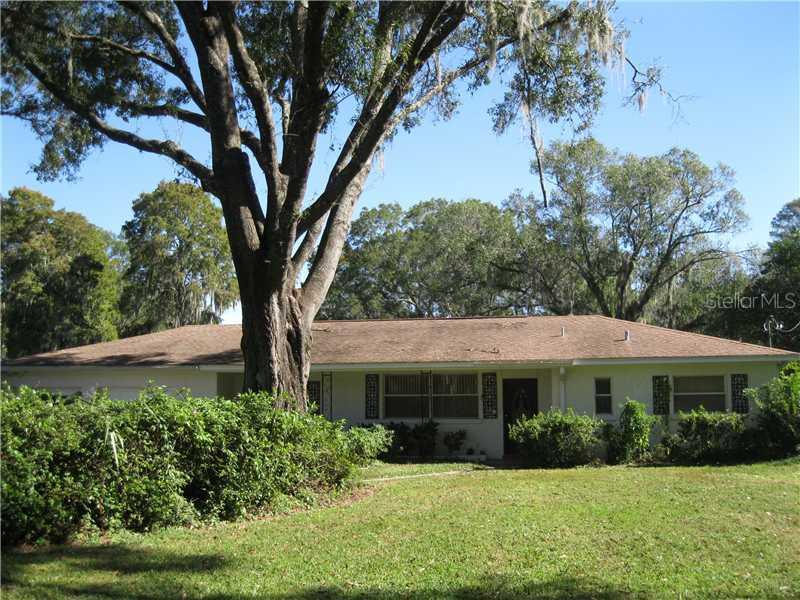 610 Vanderbaker Rd., Temple Terrace, FL 33617