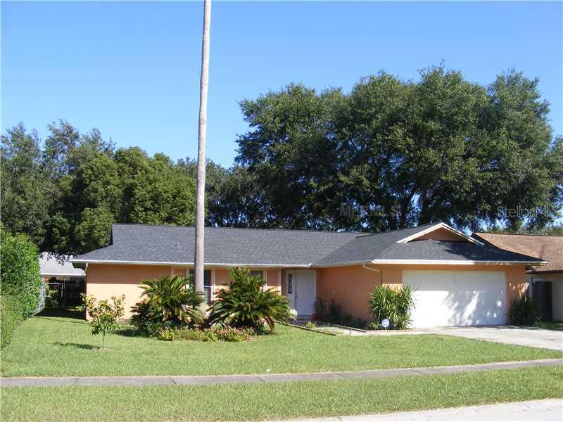 617 Rollingwood Ln., Valrico, FL 33594