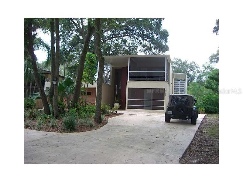 8106 N River Shore Dr., Tampa, FL 33604