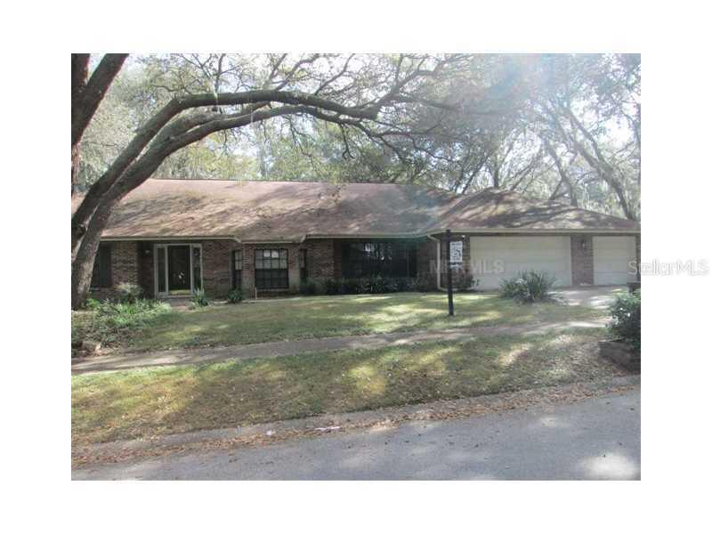 2701 St Cloud Oaks Dr., Valrico, FL 33594