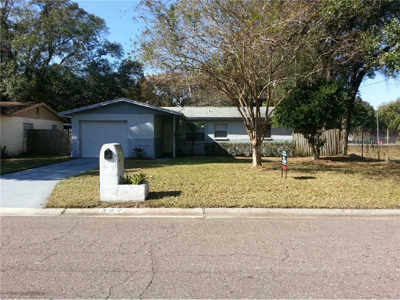 302 Harmony Ln., Brandon, FL 33511