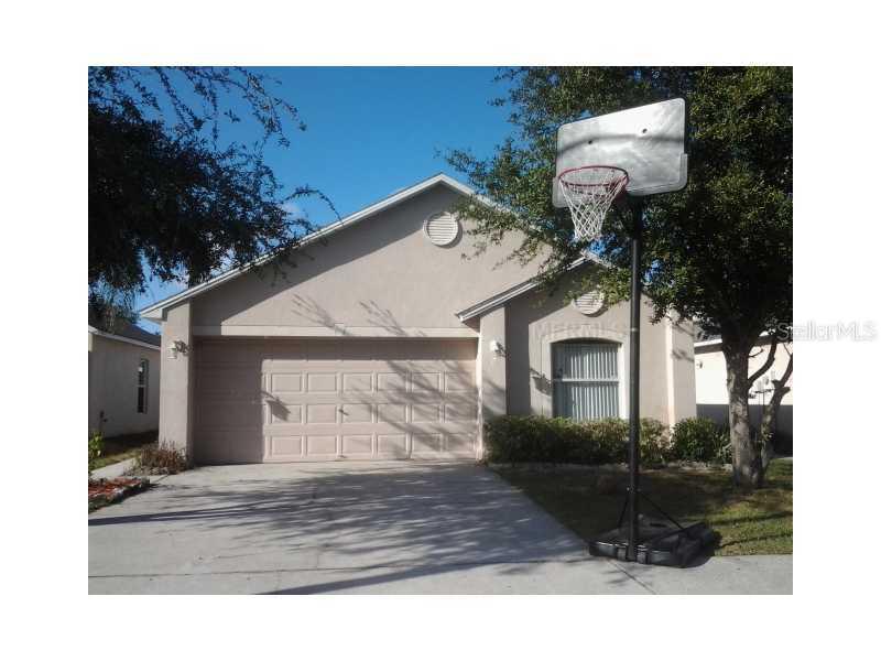 5853 Lake Front Dr., Zephyrhills, FL 33545