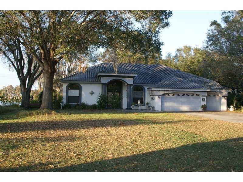 405 Warren Rd., Lutz, FL 33548
