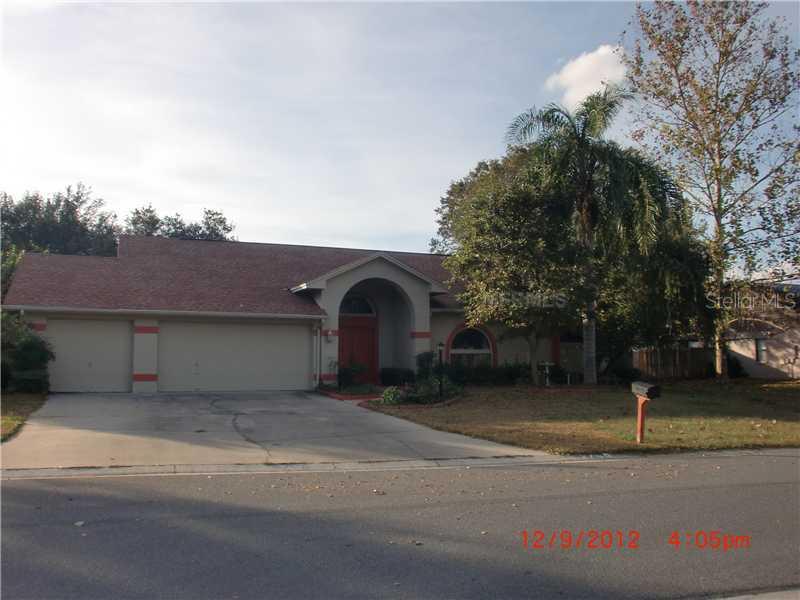 2740 Buckhorn Oaks Dr., Valrico, FL 33594