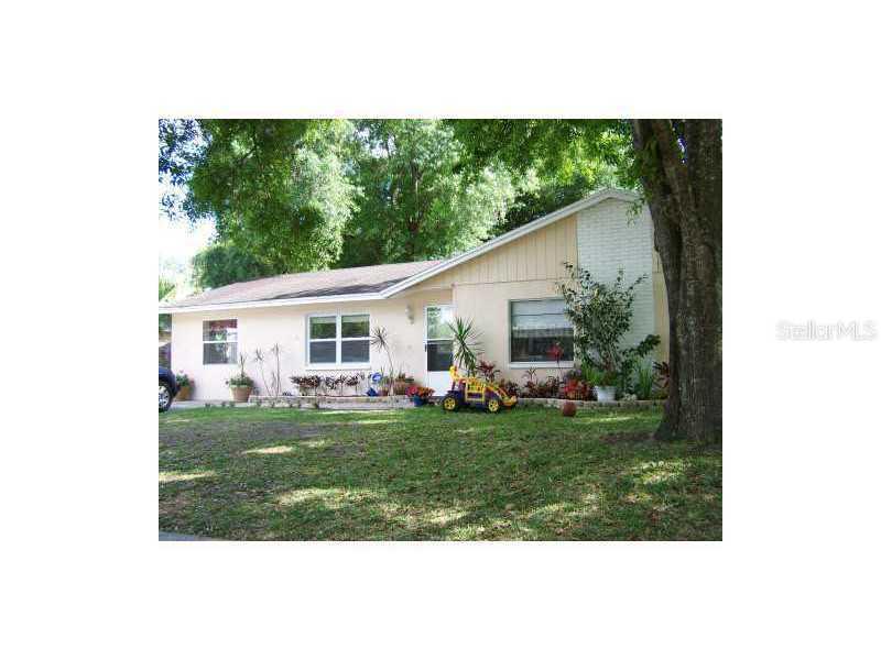 1921 Cedarbrooke Dr., Lutz, FL 33549