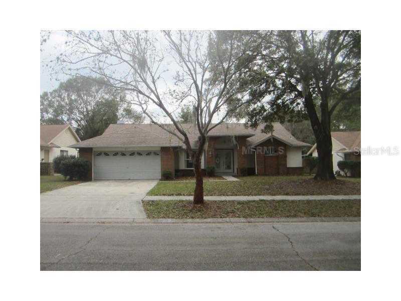 907 Wicketrun Dr., Brandon, FL 33510