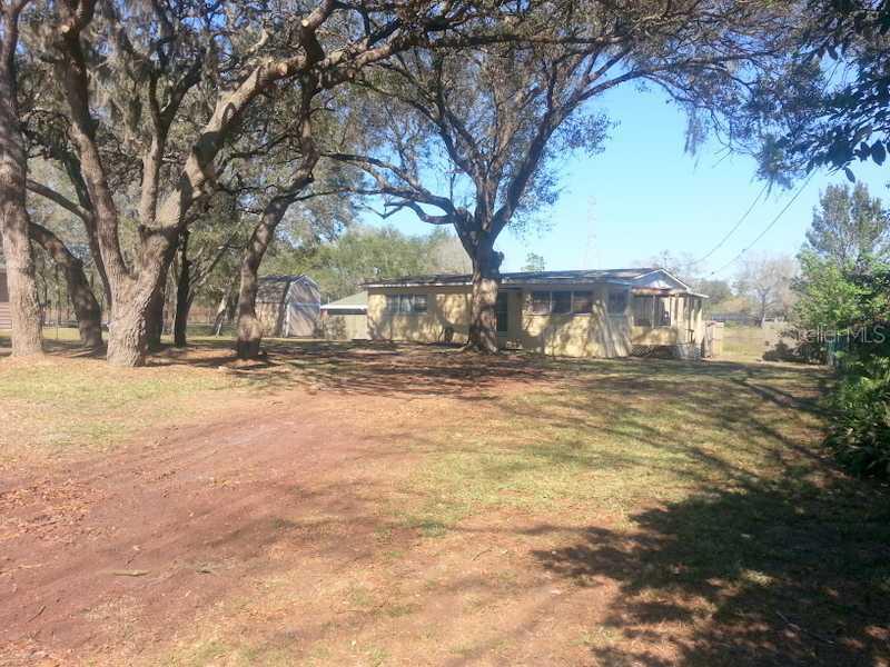 611 Crenshaw Lake Rd., Lutz, FL 33548