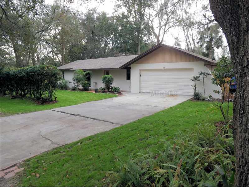 108 Oak Lee Dr., Lutz, FL 33548