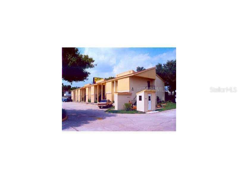 3805 N Oak Dr. #C71, Tampa, FL 33611