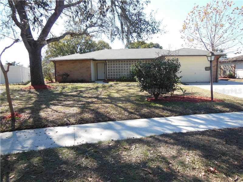 1003 Pinegrove Dr., Brandon, FL 33511