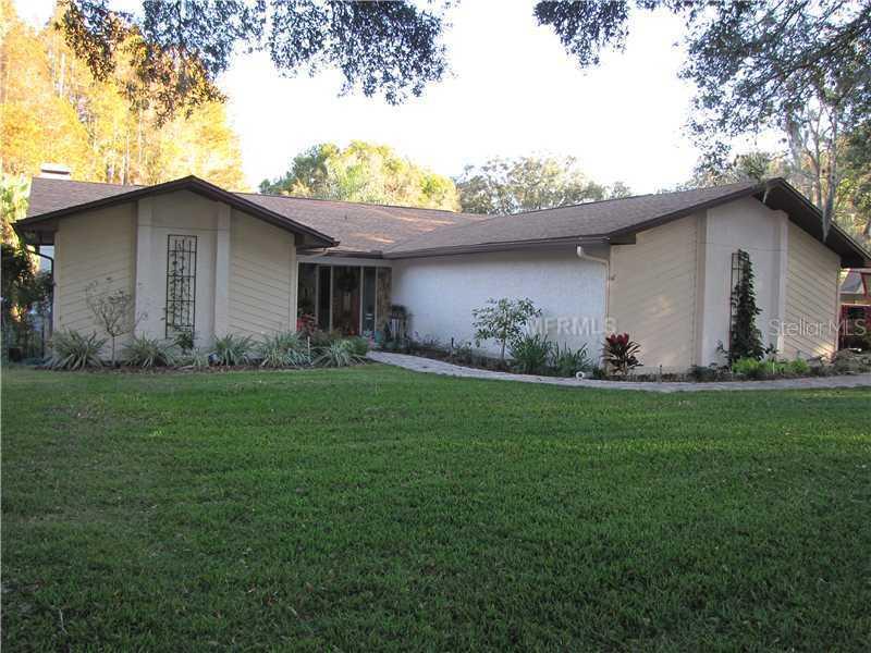 15917 Nottinghill Dr., Lutz, FL 33548