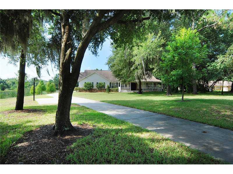 2513 Rustic Oaks Dr., Lutz, FL 33559