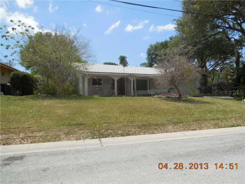 1298 Kennywood Dr., Largo, FL 33770