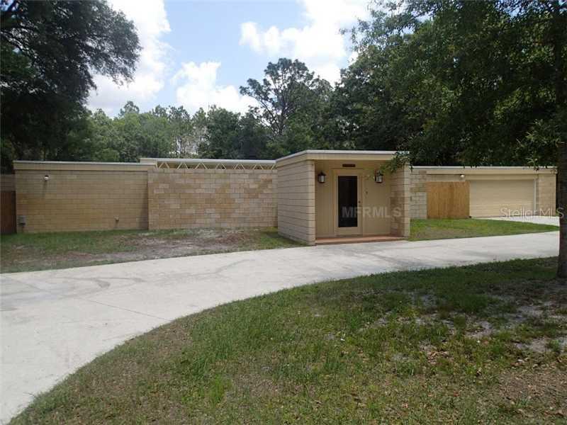 18509 Walker Rd., Lutz, FL 33549