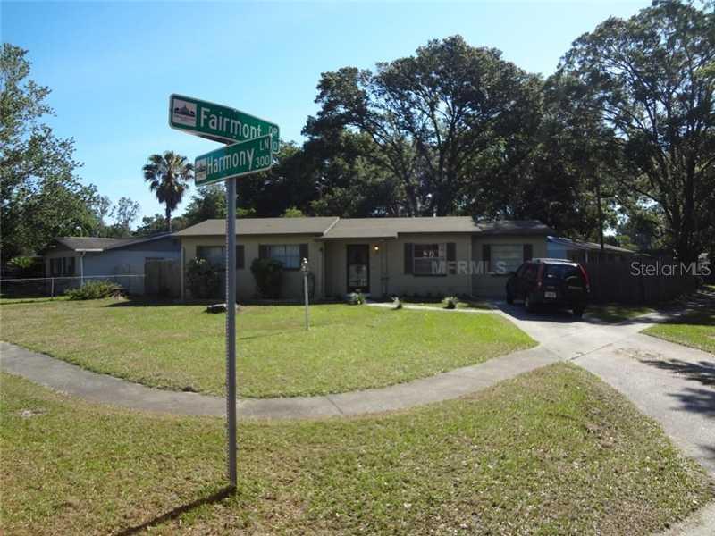 305 Harmony Ln., Brandon, FL 33511