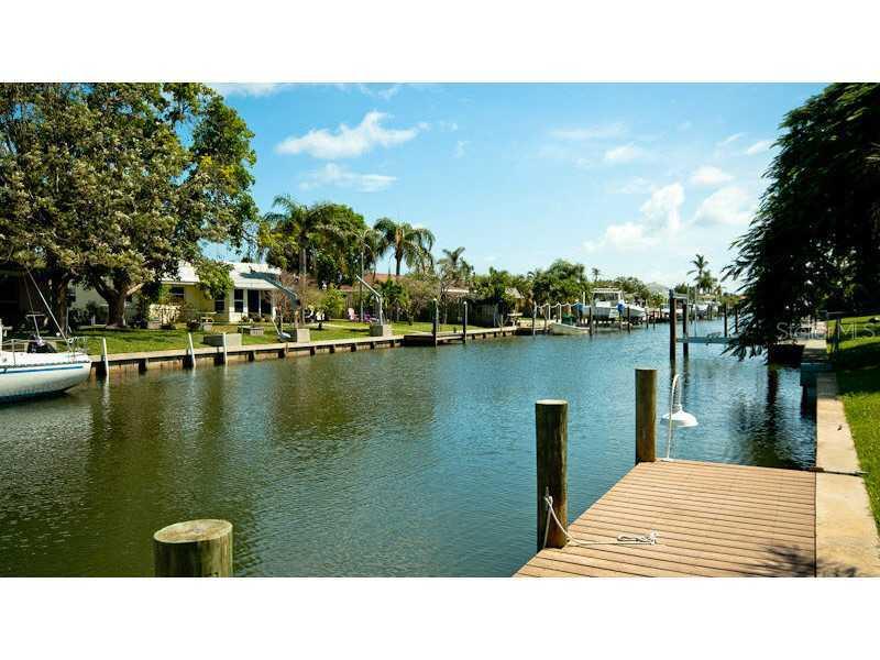 508 Key Royale Dr., Holmes Beach, FL 34217