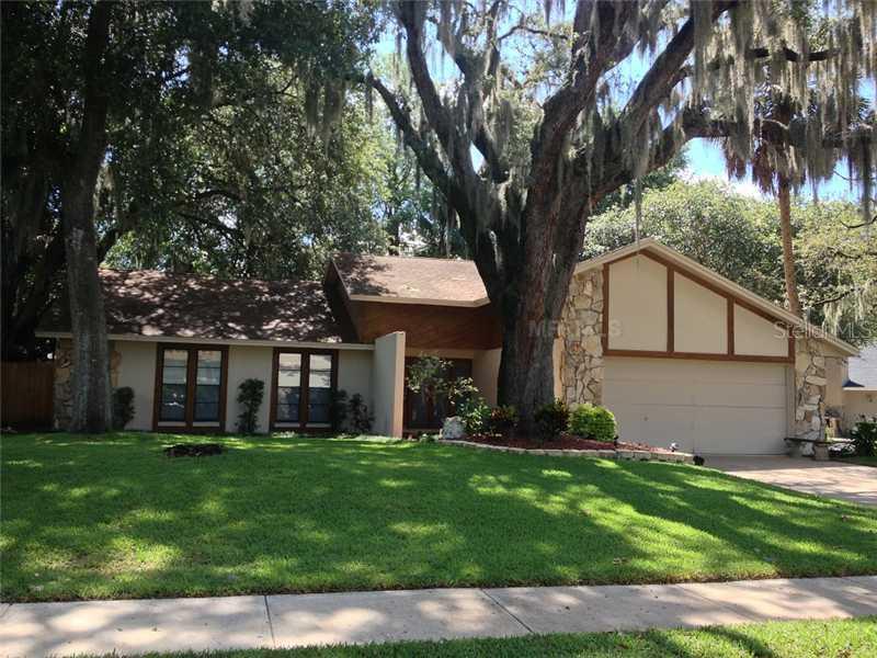 1005 Tranquiview Ln., Valrico, FL 33594
