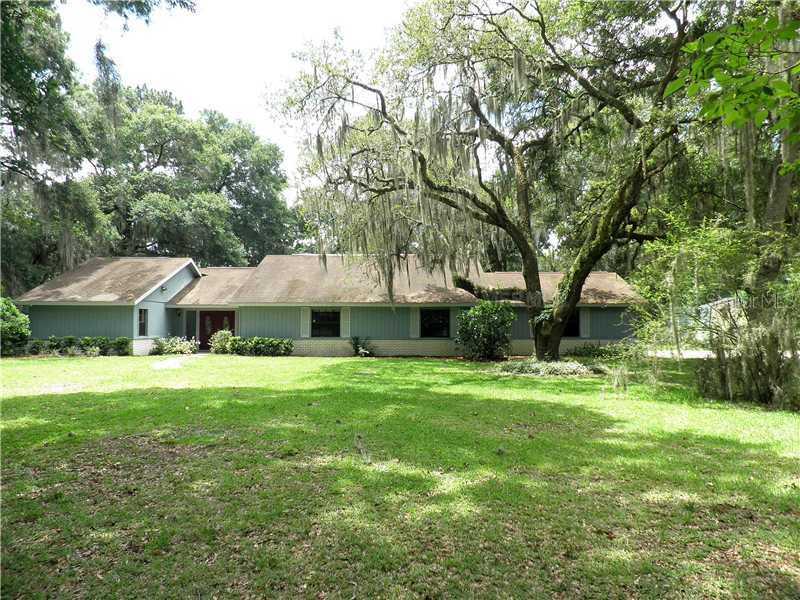 3109 Fairlea Ln., Valrico, FL 33596