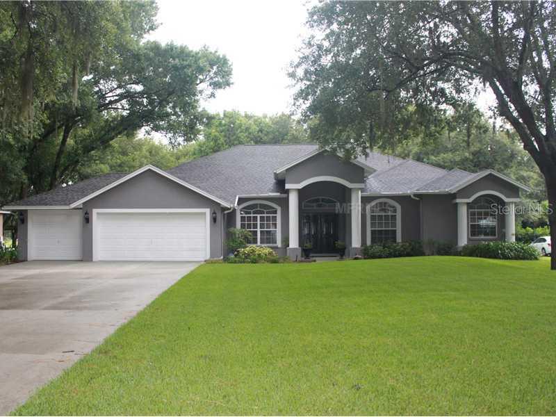 2417 Fox Forest Dr., Lutz, FL 33549