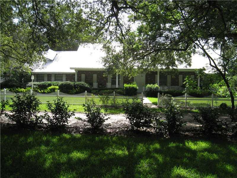 2110 Landside Dr., Valrico, FL 33594