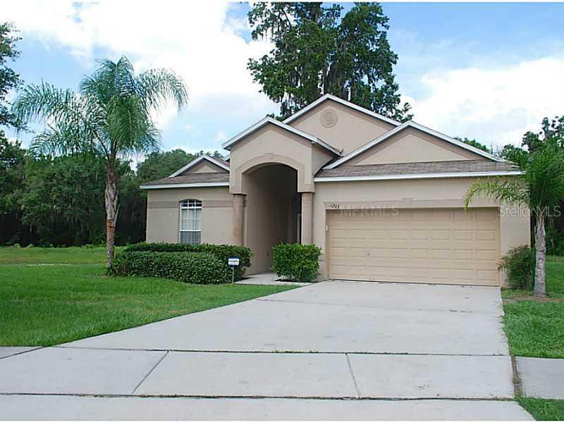 1203 Gordon Oaks Dr., Plant City, FL 33563