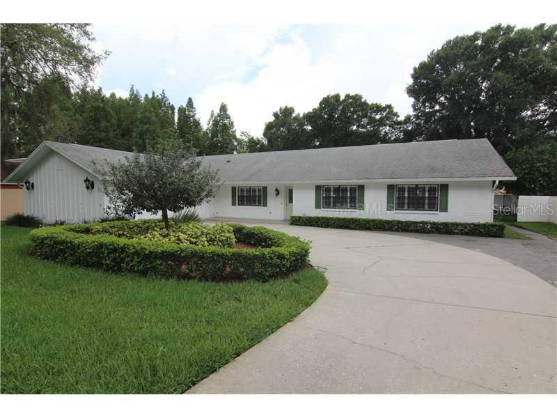 15928 Dover Cliff Dr., Lutz, FL 33548
