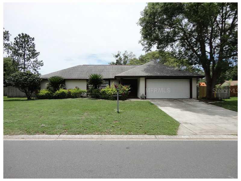 2209 Cherokee Tr., Valrico, FL 33594