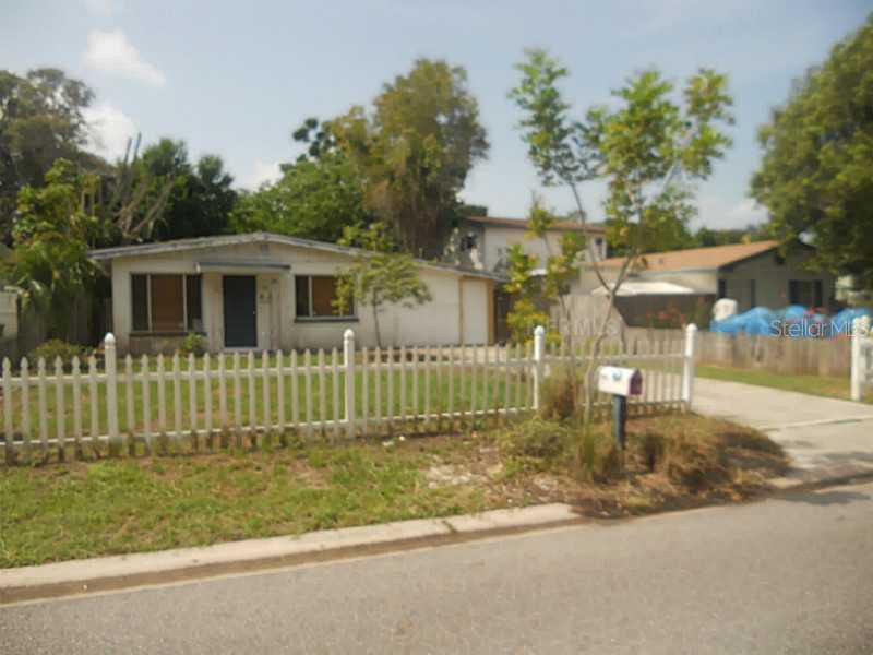 137 Pennsylvania Ave., Palm Harbor, FL 34683