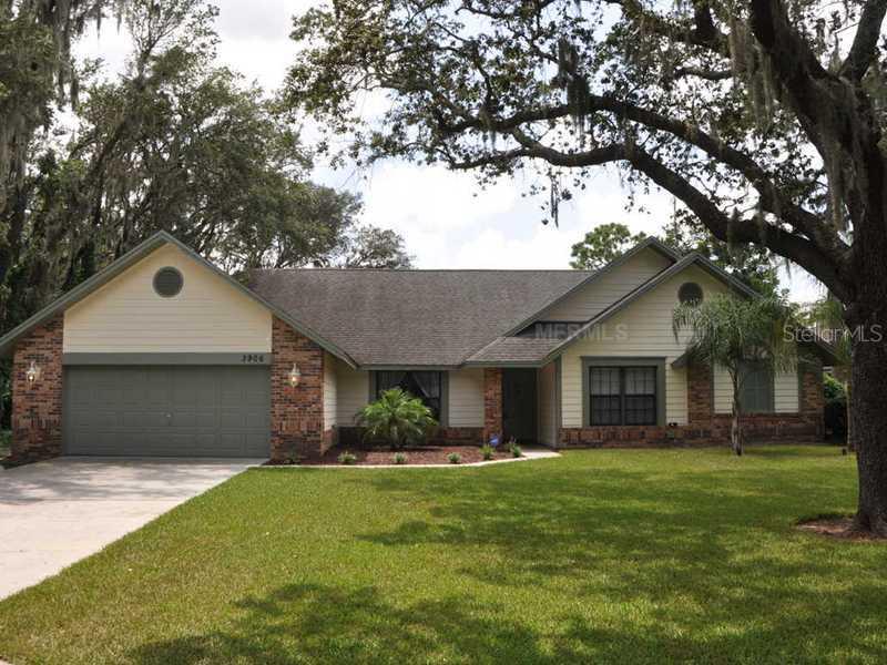 3906 Ryalwood Ct., Valrico, FL 33596