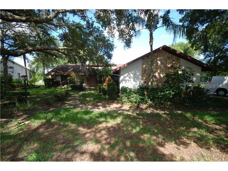 215 Normandy Cir., Palm Harbor, FL 34683