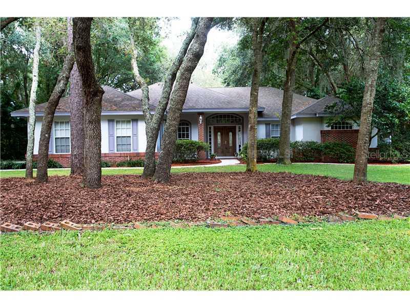 17504 Drake Ct., Lutz, FL 33559