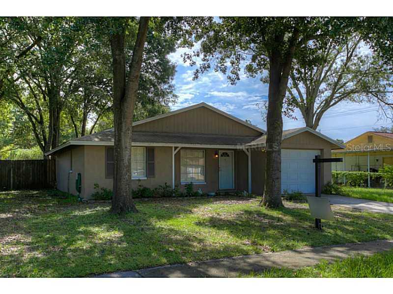 916 Balmoral Pl., Valrico, FL 33594