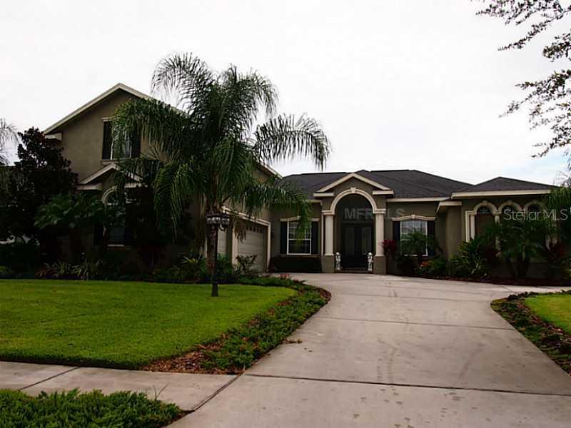 1039 Carriage Park Dr., Valrico, FL 33594