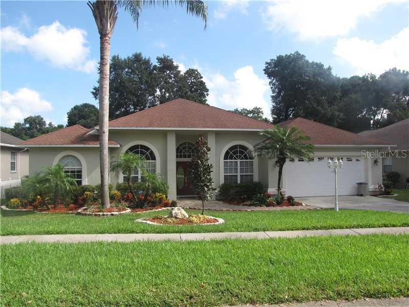 2318 Valrico Forest Dr., Valrico, FL 33594