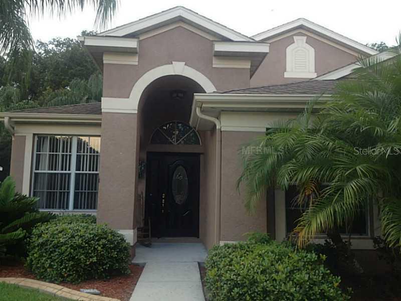 2918 Red Coat Cir., Brandon, FL 33511