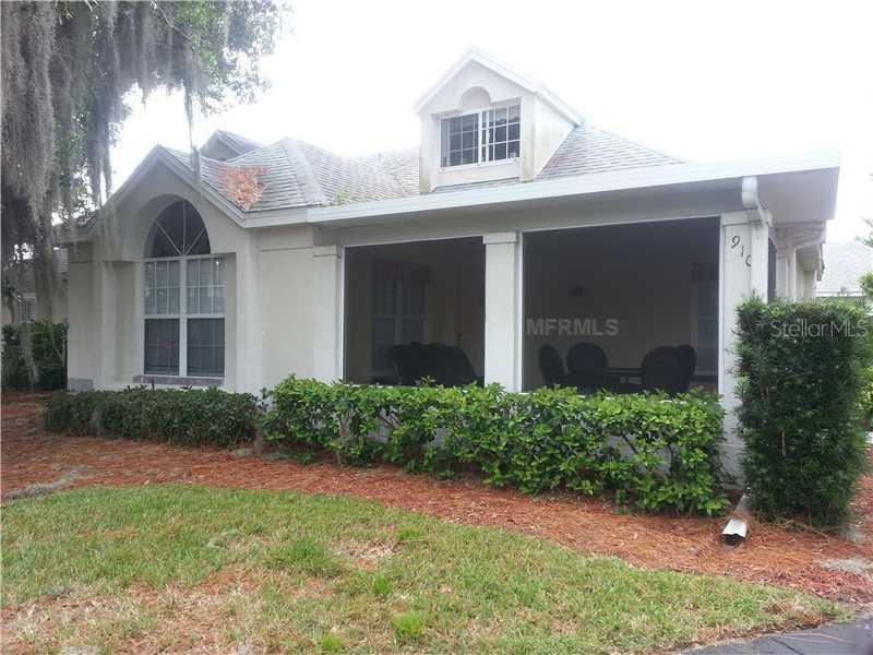 910 Silverthorn Ln., Ruskin, FL 33573