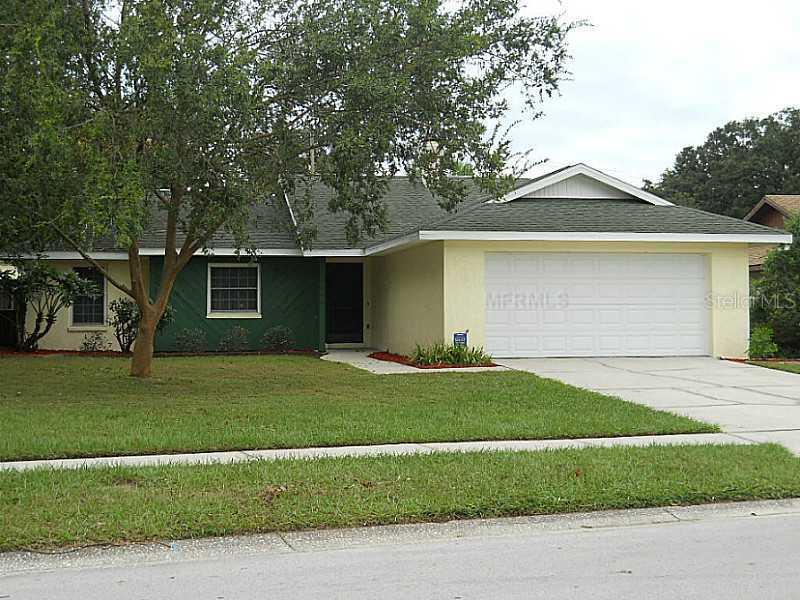 620 Rollingwood Ln., Valrico, FL 33594
