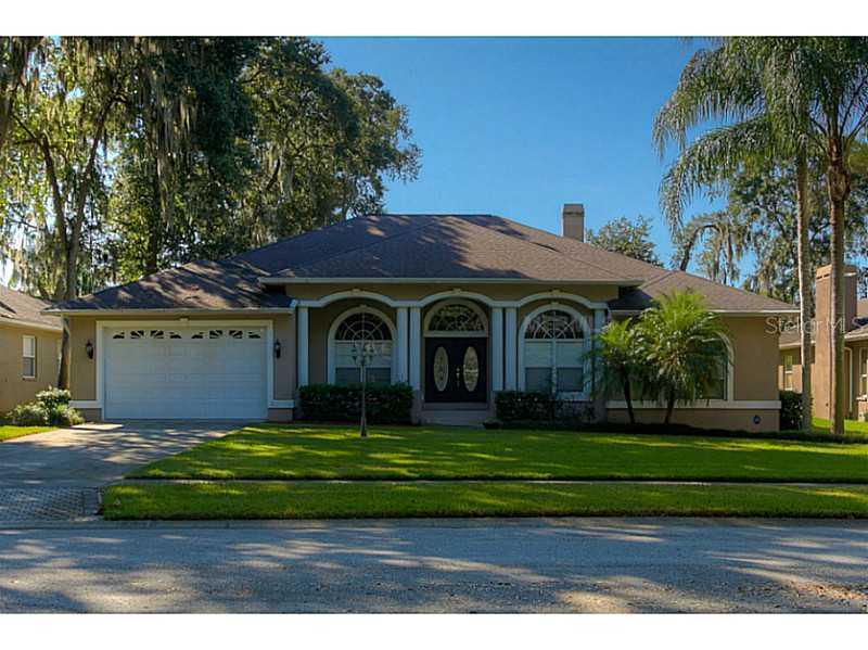 2413 Valrico Forest Dr., Valrico, FL 33594