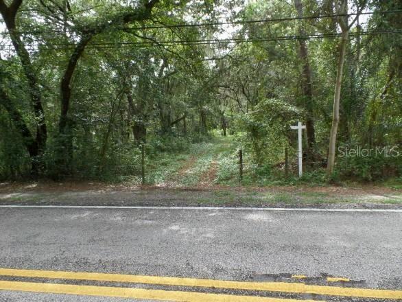 16222 Livingston Ave., Lutz, FL 33559