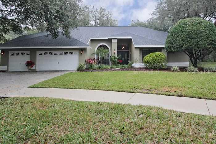 1422 Hounds Hollow Ct., Lutz, FL 33549