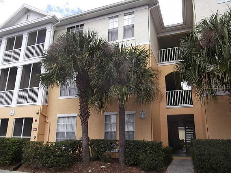 9404 Crescent Loop Cir. #106, Tampa, FL 33619