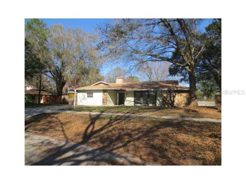 18401 Turning Point Dr., Lutz, FL 33549