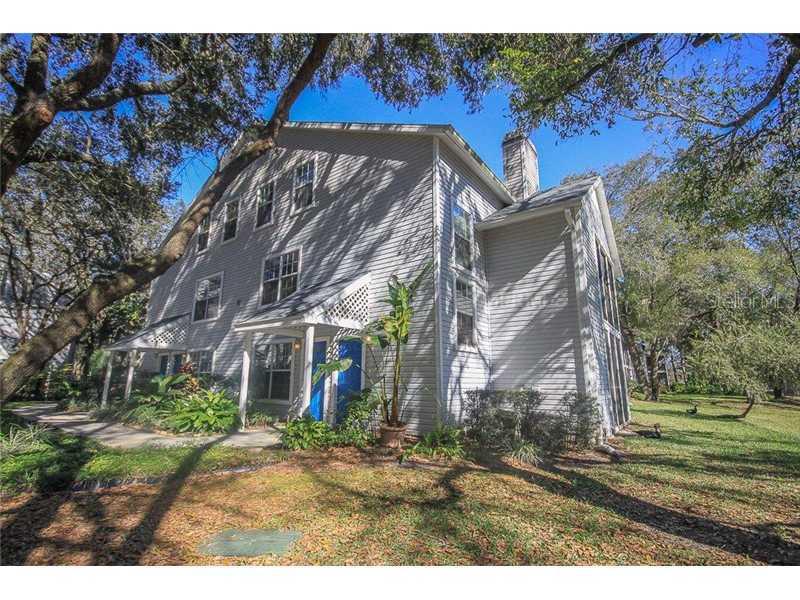 3156 Valley Oaks Dr., Tampa, FL 33618