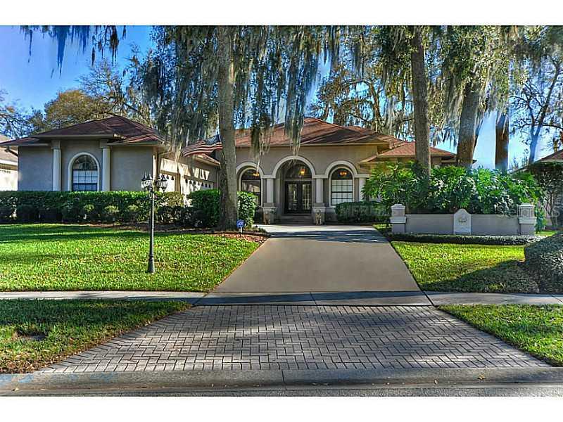 2405 Valrico Forest Dr., Valrico, FL 33594
