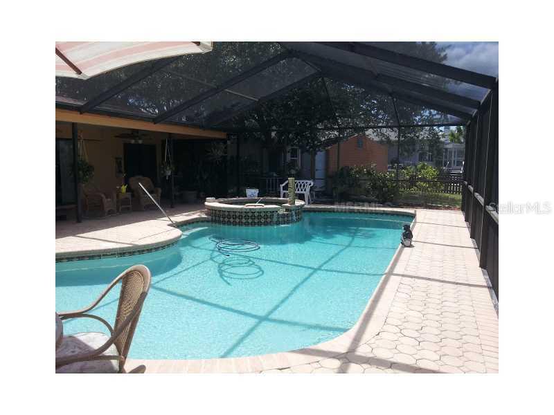 633 Flamingo Dr., Apollo Beach, FL 33572