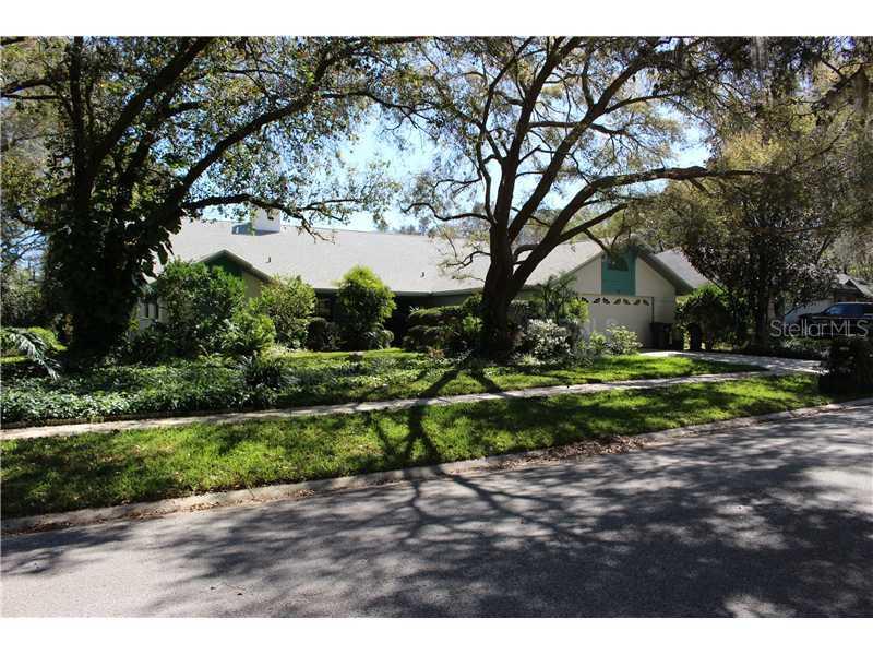 2705 Saint Cloud Oaks Dr., Valrico, FL 33594